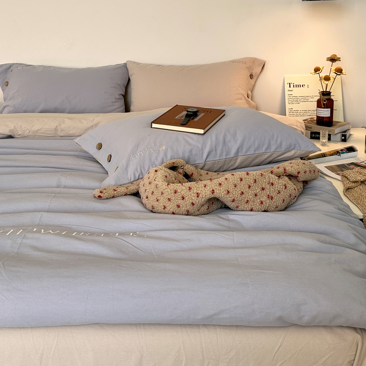 91家纺网 家纺一手货源 找家纺 艾咪-Amy ntmy 2025秋冬纽扣款全棉加厚磨毛刺绣四件套-漫月 漫月陨米