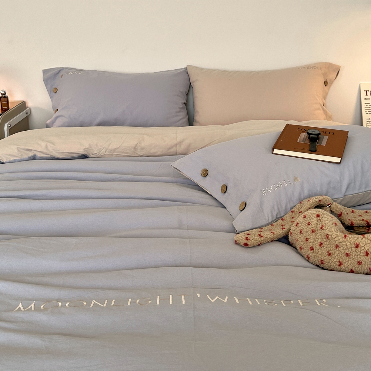 91家纺网 家纺一手货源 找家纺 艾咪-Amy ntmy 2025秋冬纽扣款全棉加厚磨毛刺绣四件套-漫月 漫月陨米