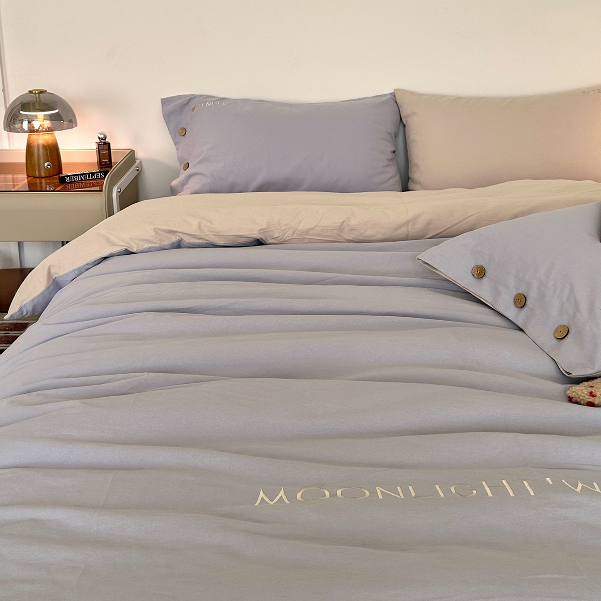 91家纺网 家纺一手货源 找家纺 艾咪-Amy ntmy 2025秋冬纽扣款全棉加厚磨毛刺绣四件套-漫月 漫月陨米