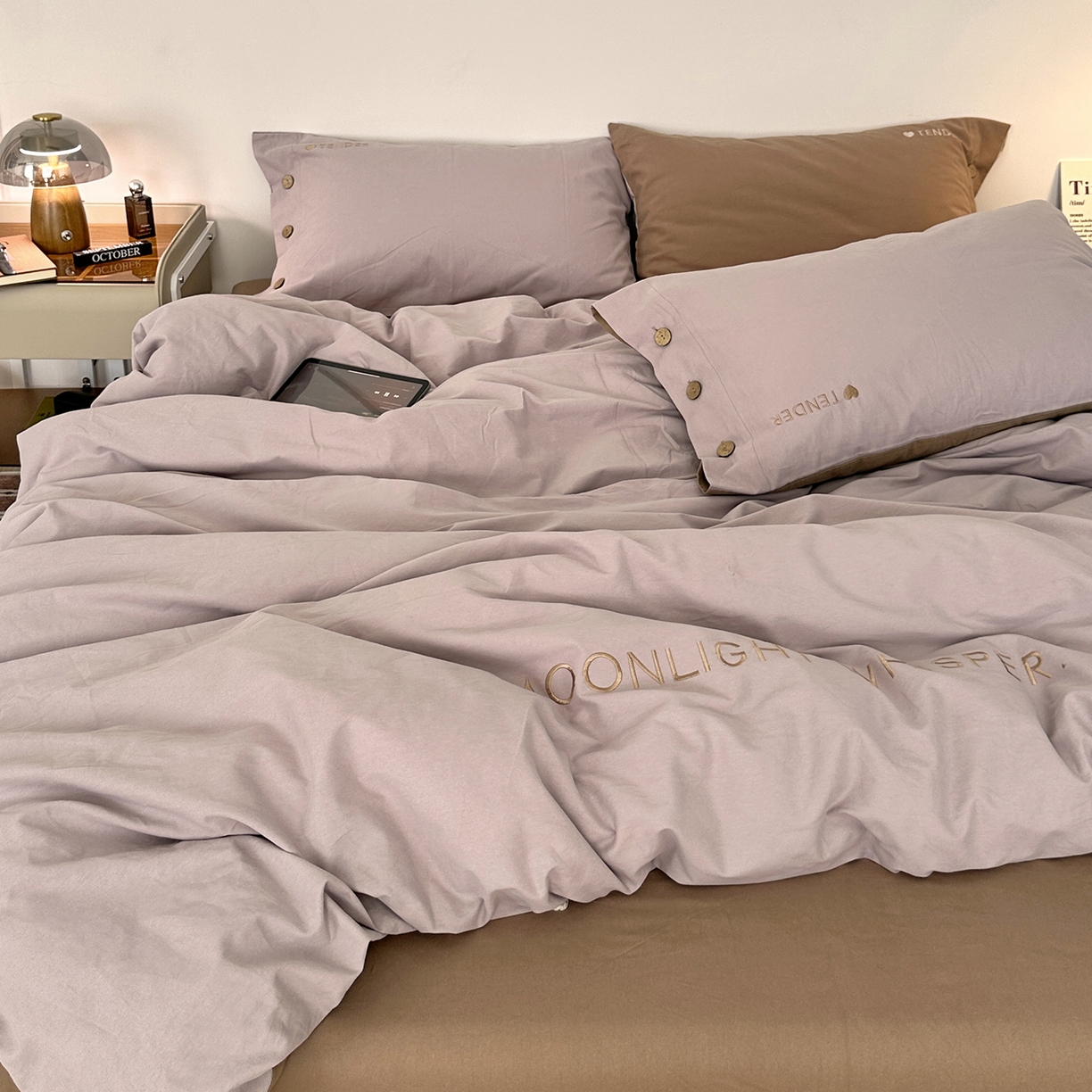 91家纺网 家纺一手货源 找家纺 艾咪-Amy ntmy 2025秋冬纽扣款全棉加厚磨毛刺绣四件套-漫月 漫月紫咖