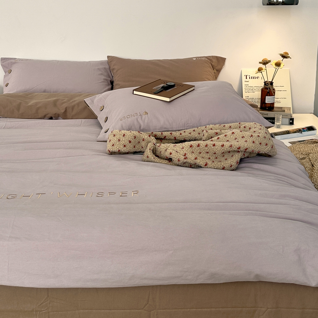 91家纺网 家纺一手货源 找家纺 艾咪-Amy ntmy 2025秋冬纽扣款全棉加厚磨毛刺绣四件套-漫月 漫月紫咖