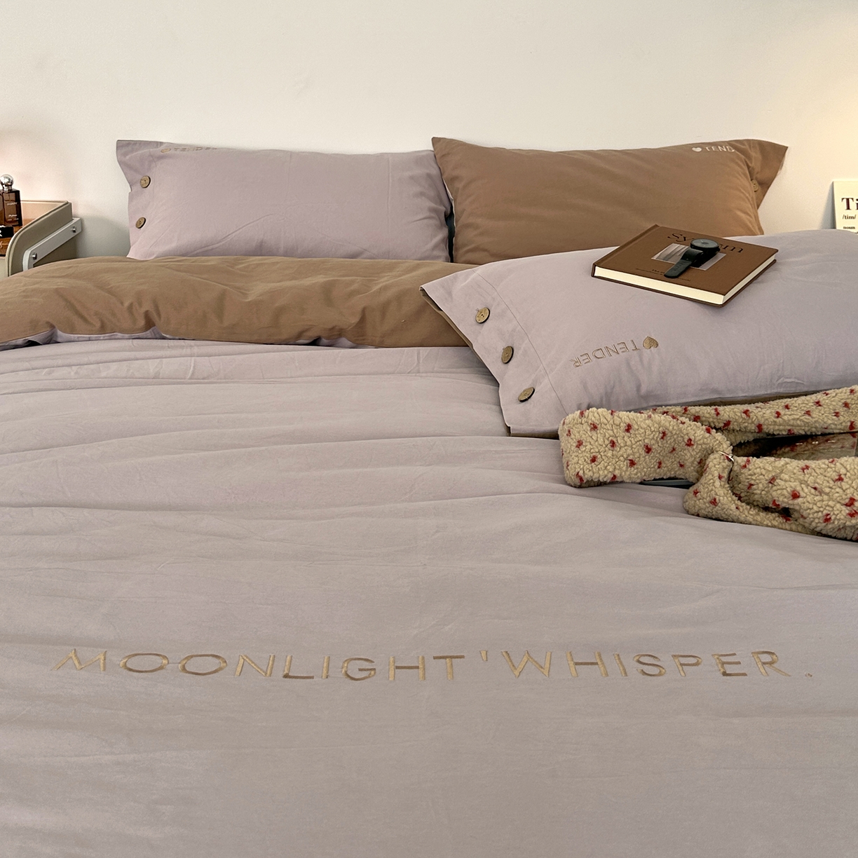 91家纺网 家纺一手货源 找家纺 艾咪-Amy ntmy 2025秋冬纽扣款全棉加厚磨毛刺绣四件套-漫月 漫月紫咖