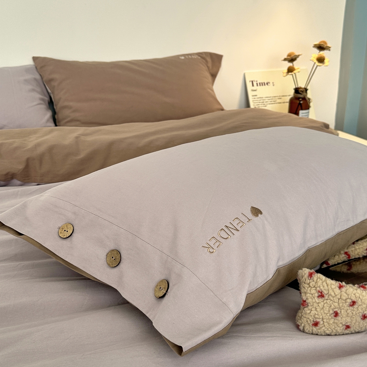 91家纺网 家纺一手货源 找家纺 艾咪-Amy ntmy 2025秋冬纽扣款全棉加厚磨毛刺绣四件套-漫月 漫月紫咖