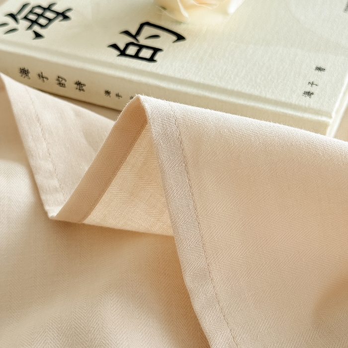 91家纺网 家纺一手货源 找家纺 Mr.pig猪先生水洗棉 2025新款全棉人字纹单床单 米色