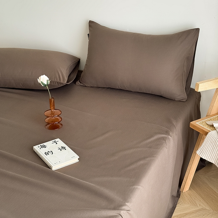 91家纺网 家纺一手货源 找家纺 Mr.pig猪先生水洗棉 2025新款全棉人字纹单床单 深棕