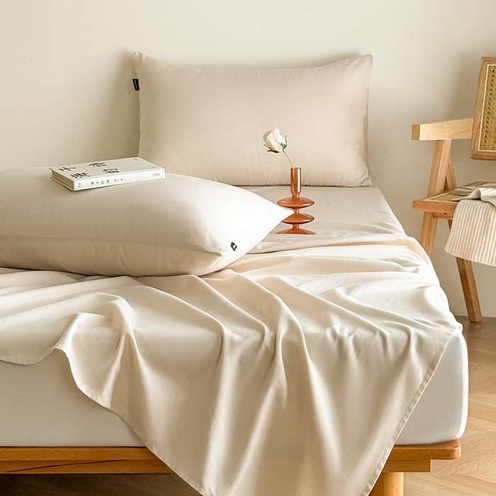 91家纺网 家纺一手货源 找家纺 Mr.pig猪先生水洗棉 2025新款全棉人字纹单床单 米色