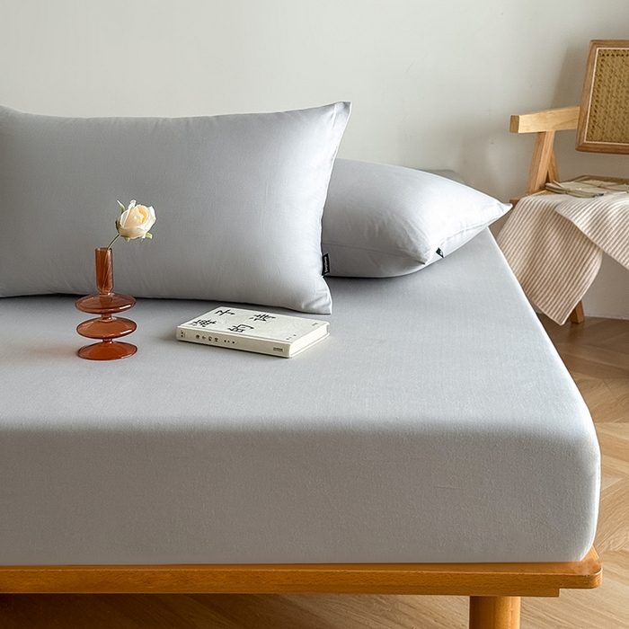 91家纺网 家纺一手货源 找家纺 Mr.pig猪先生水洗棉 2025新款全棉人字纹单床笠 薄雾灰