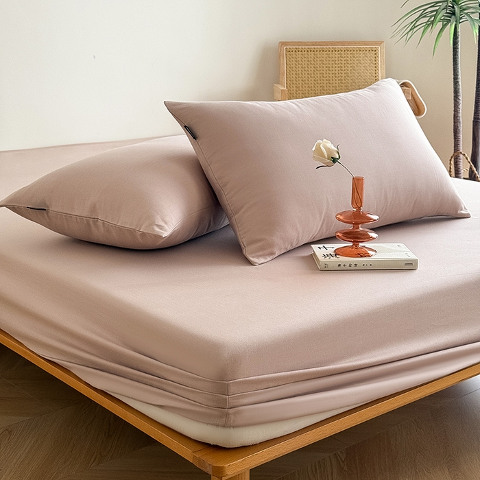 91家纺网 家纺一手货源 找家纺 Mr.pig猪先生水洗棉 2025新款全棉人字纹单床笠 薄纱紫