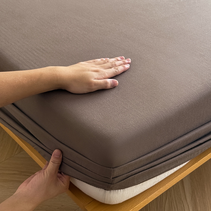 91家纺网 家纺一手货源 找家纺 Mr.pig猪先生水洗棉 2025新款全棉人字纹单床笠 深咖