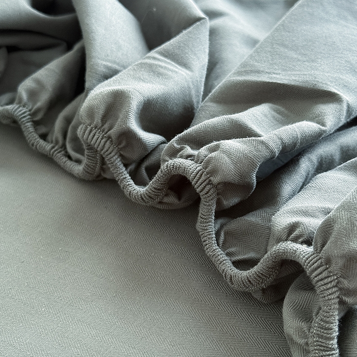 91家纺网 家纺一手货源 找家纺 Mr.pig猪先生水洗棉 2025新款全棉人字纹单床笠 苔绿