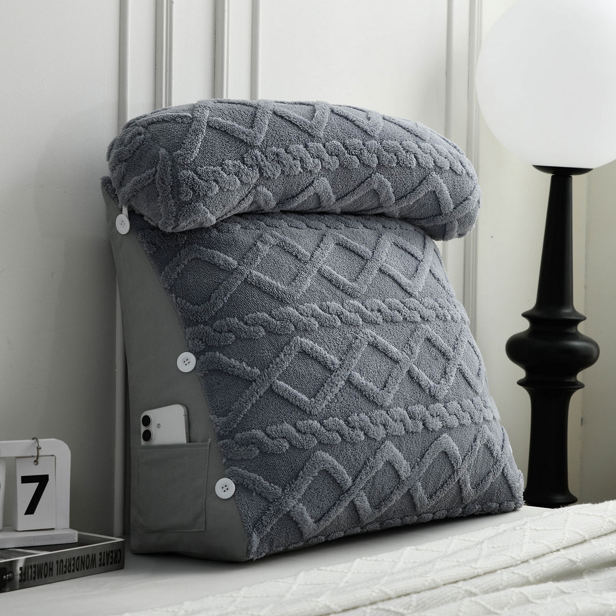 91家纺网 家纺一手货源 找家纺 （总）爱妮灵蚊帐 2025新款塔芙绒头枕三角靠垫代发货