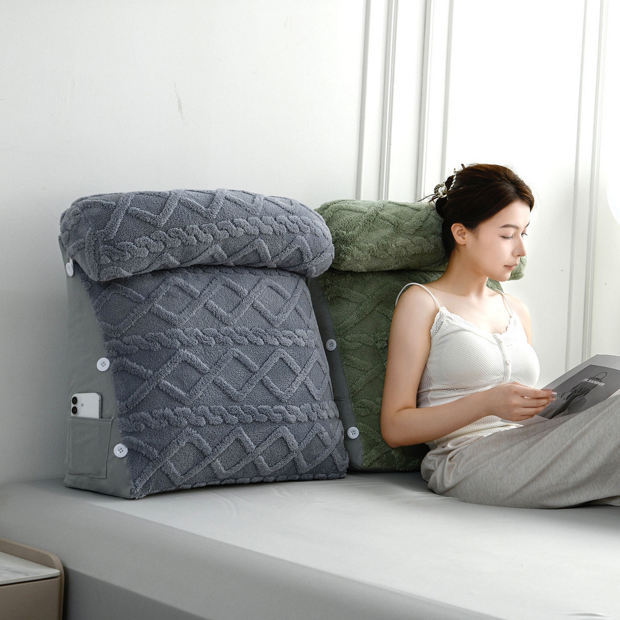 91家纺网 家纺一手货源 找家纺 爱妮灵蚊帐 2025新款塔芙绒头枕三角靠垫代发货 蓝灰