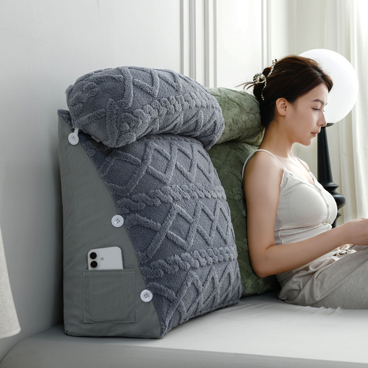 91家纺网 家纺一手货源 找家纺 爱妮灵蚊帐 2025新款塔芙绒头枕三角靠垫代发货 蓝灰