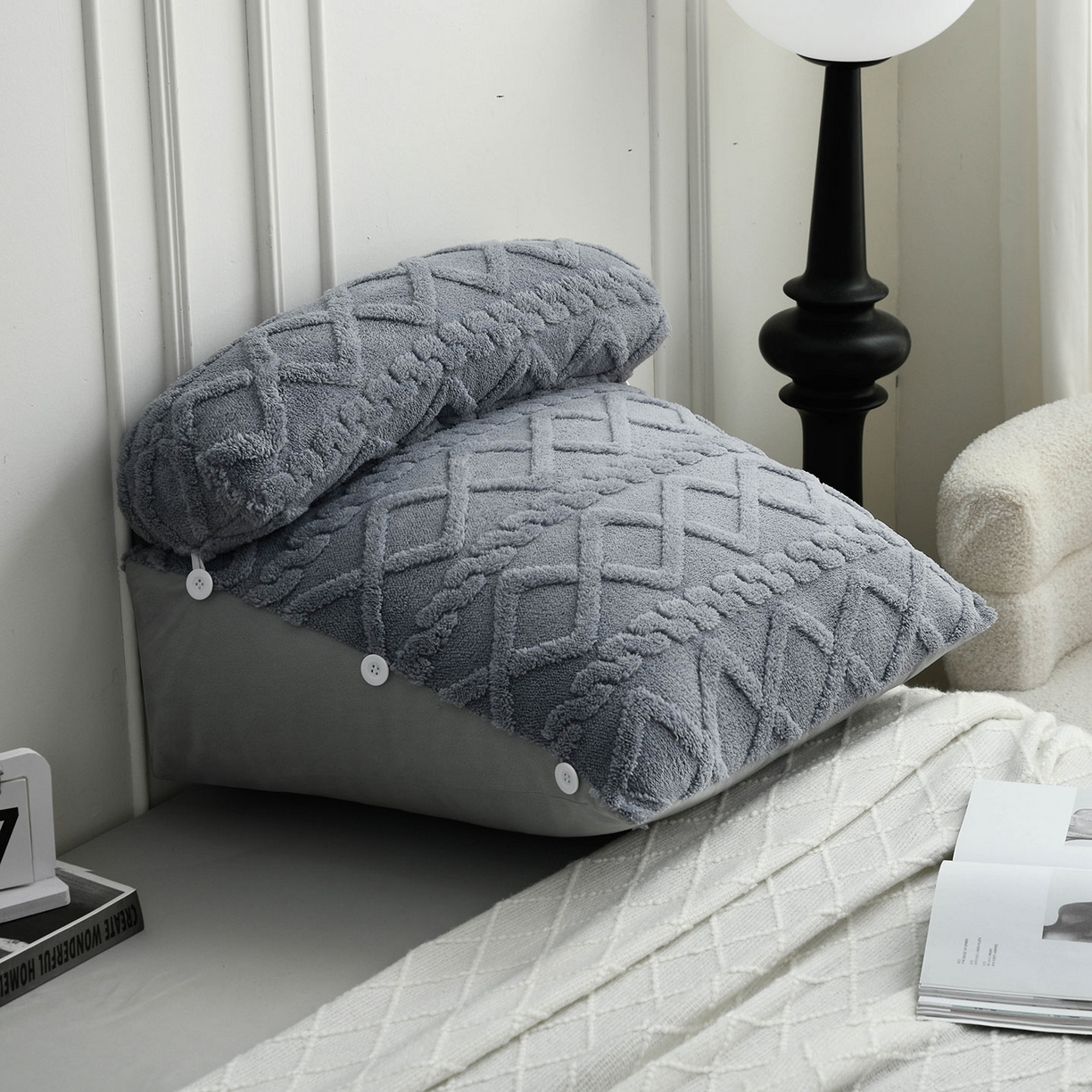 91家纺网 家纺一手货源 找家纺 爱妮灵蚊帐 2025新款塔芙绒头枕三角靠垫代发货 蓝灰