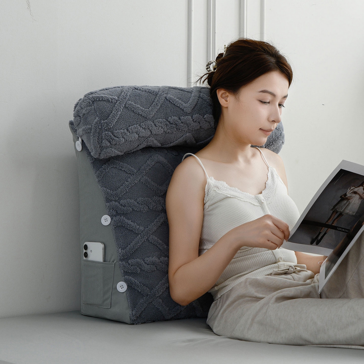 91家纺网 家纺一手货源 找家纺 爱妮灵蚊帐 2025新款塔芙绒头枕三角靠垫代发货 蓝灰