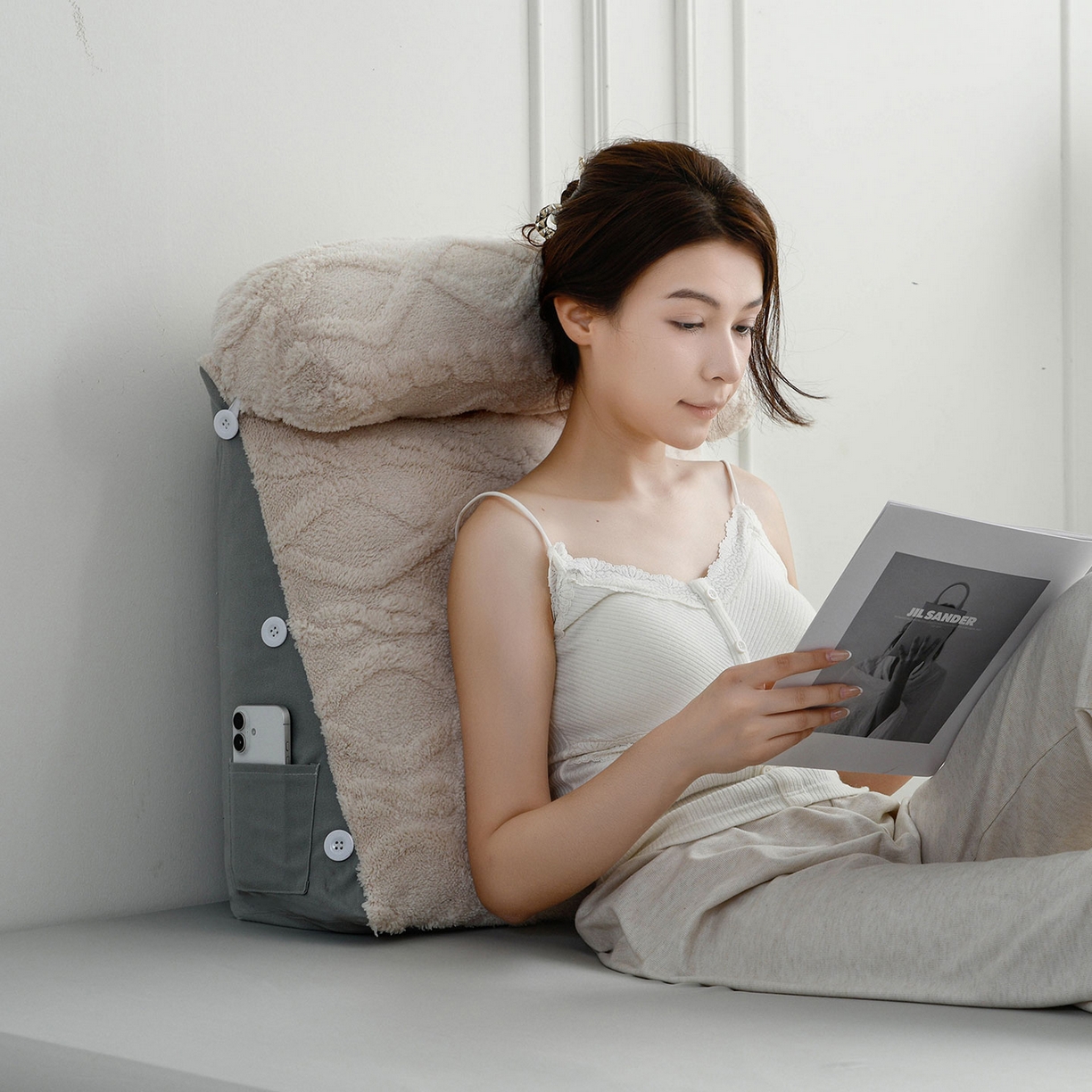 91家纺网 家纺一手货源 找家纺 爱妮灵蚊帐 2025新款塔芙绒头枕三角靠垫代发货 奶白