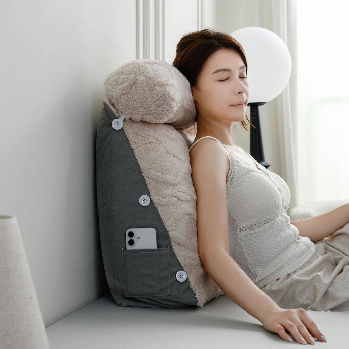 91家纺网 家纺一手货源 找家纺 爱妮灵蚊帐 2025新款塔芙绒头枕三角靠垫代发货 奶白