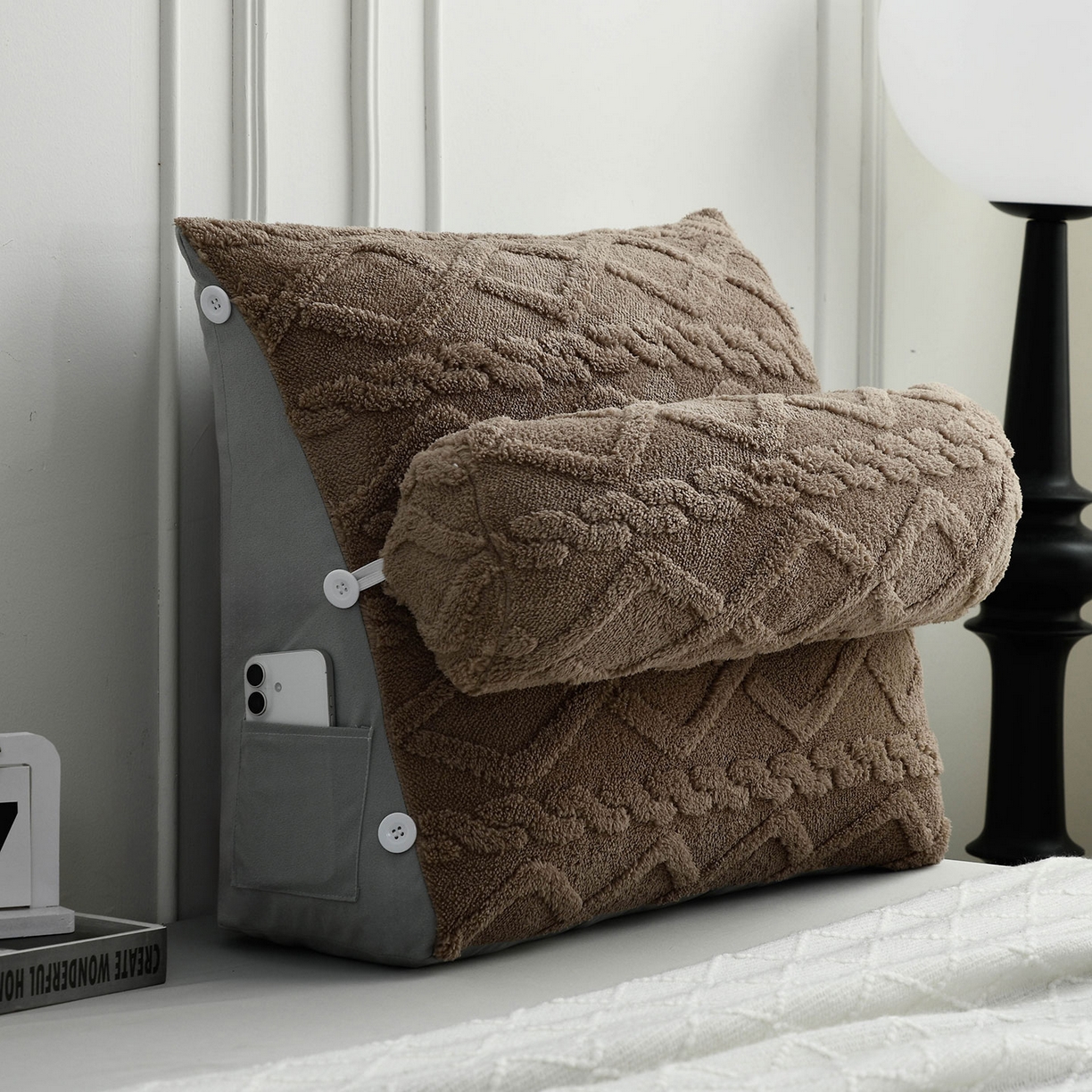 91家纺网 家纺一手货源 找家纺 爱妮灵蚊帐 2025新款塔芙绒头枕三角靠垫代发货 奶咖