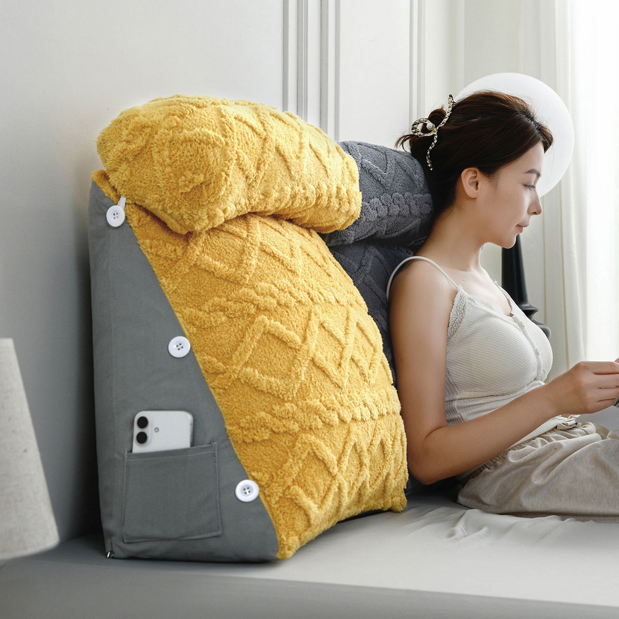 91家纺网 家纺一手货源 找家纺 爱妮灵蚊帐 2025新款塔芙绒头枕三角靠垫代发货 柠檬黄