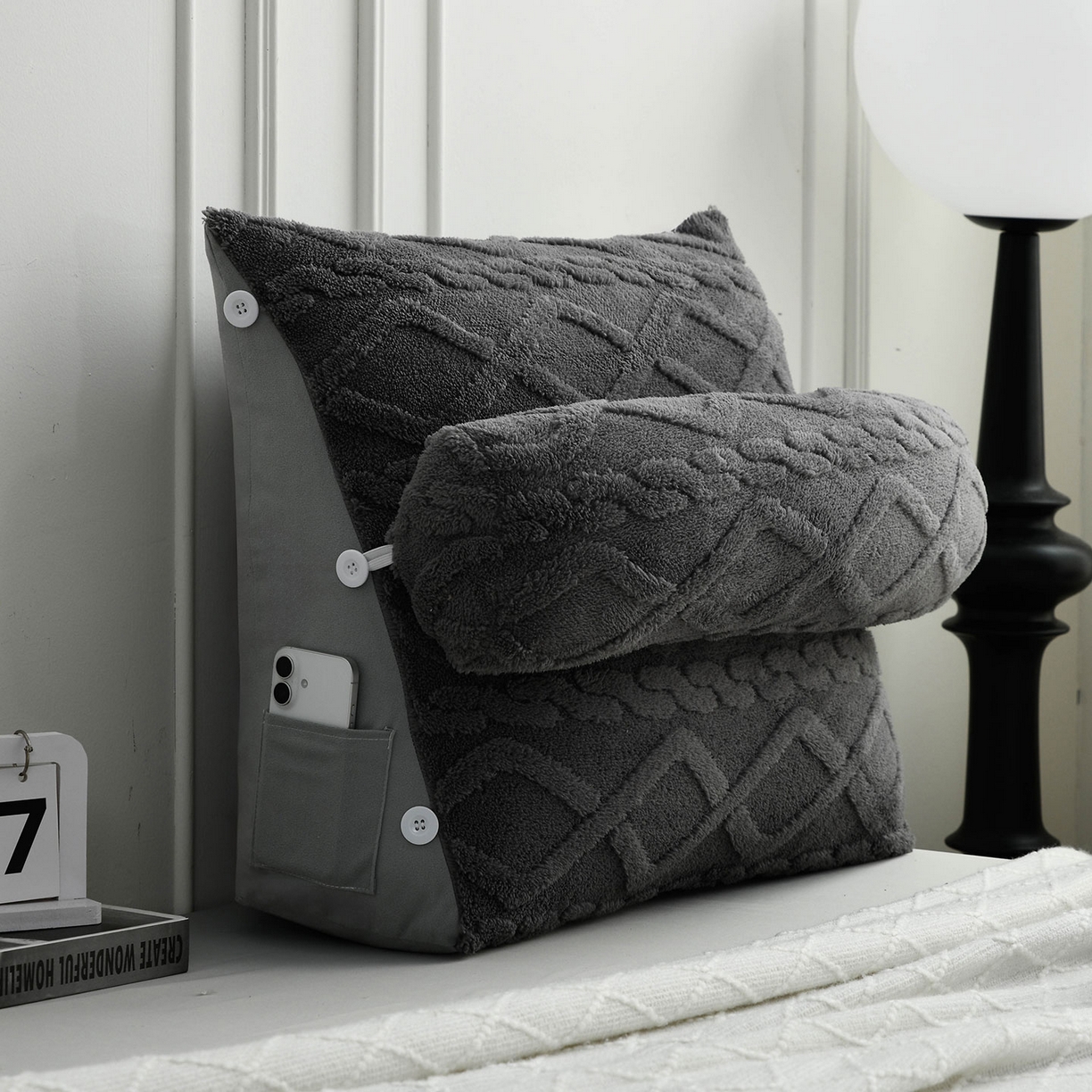 91家纺网 家纺一手货源 找家纺 爱妮灵蚊帐 2025新款塔芙绒头枕三角靠垫代发货 深灰