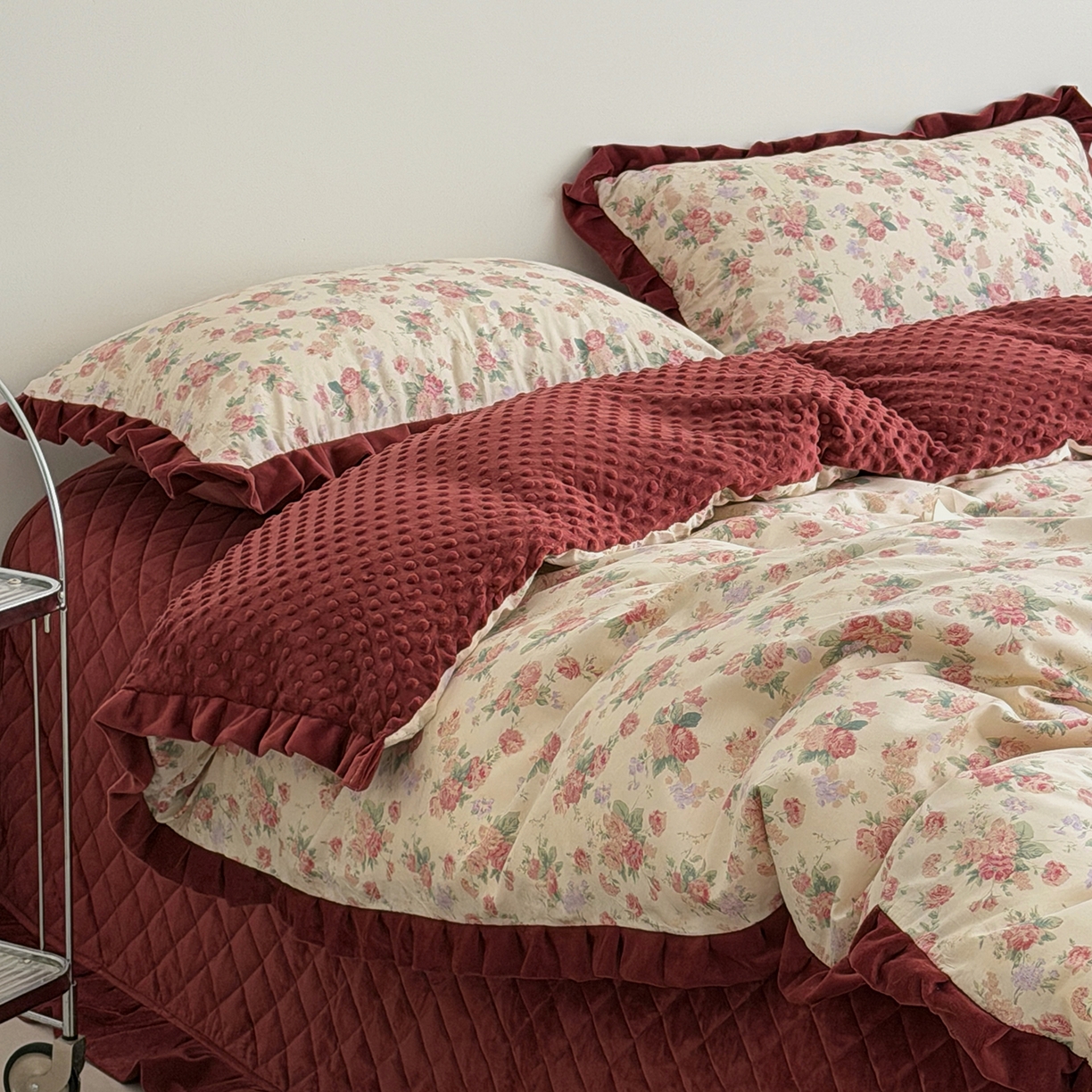 91家纺网 家纺一手货源 找家纺 佰织鑫家居 2025新款木耳边棉加绒床盖款四件套 落了白