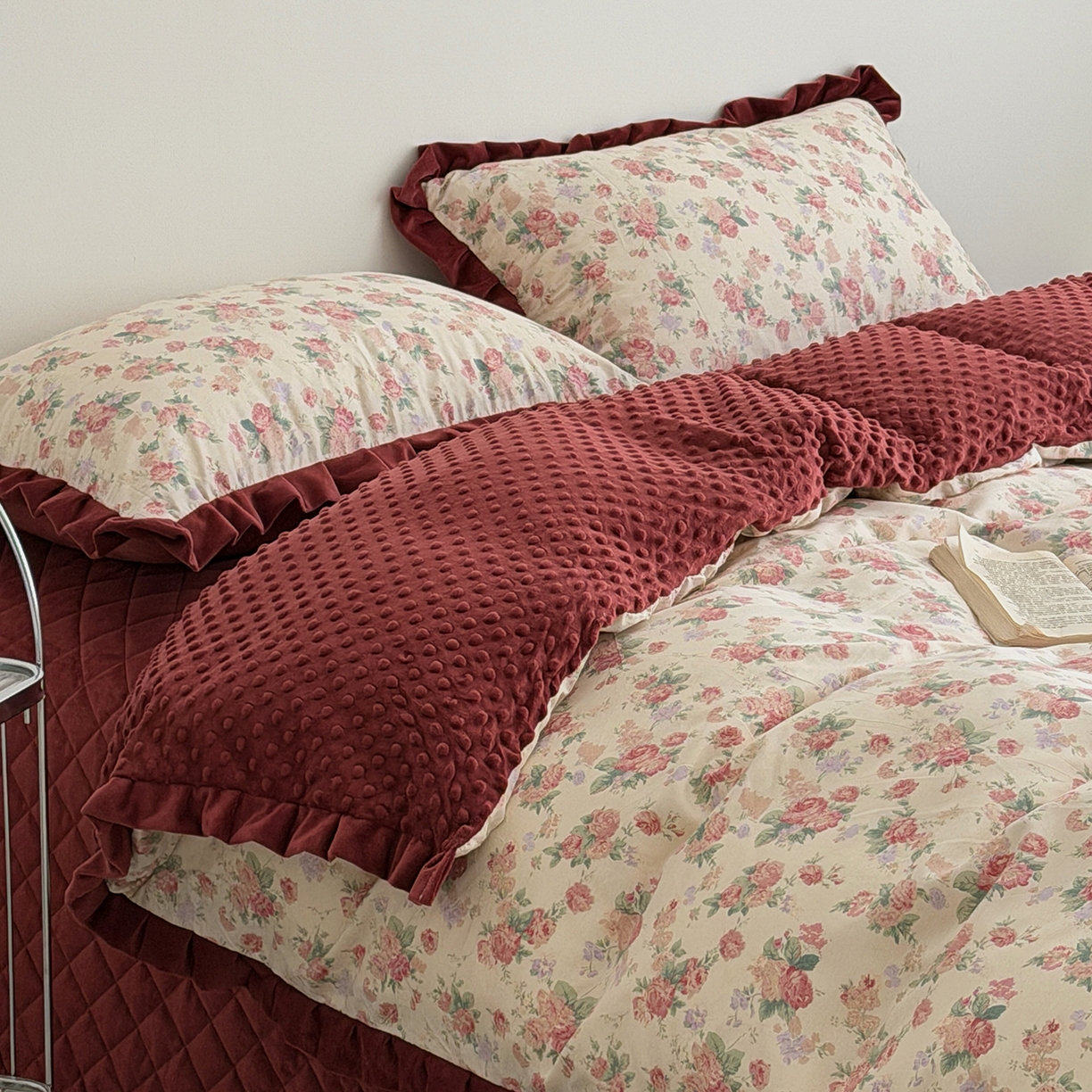 91家纺网 家纺一手货源 找家纺 佰织鑫家居 2025新款木耳边棉加绒床盖款四件套 落了白