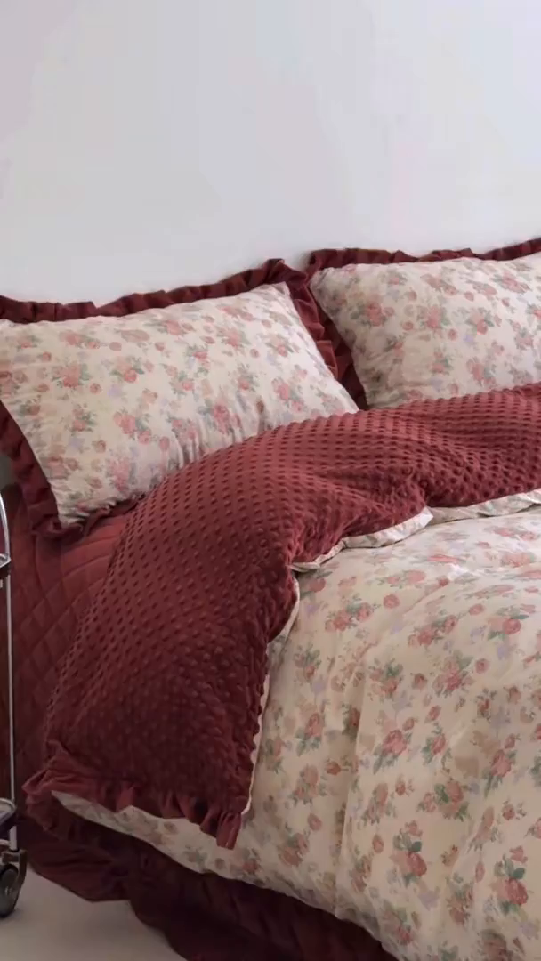 91家纺网 家纺一手货源 找家纺 佰织鑫家居 2025新款木耳边棉加绒床盖款四件套 落了白