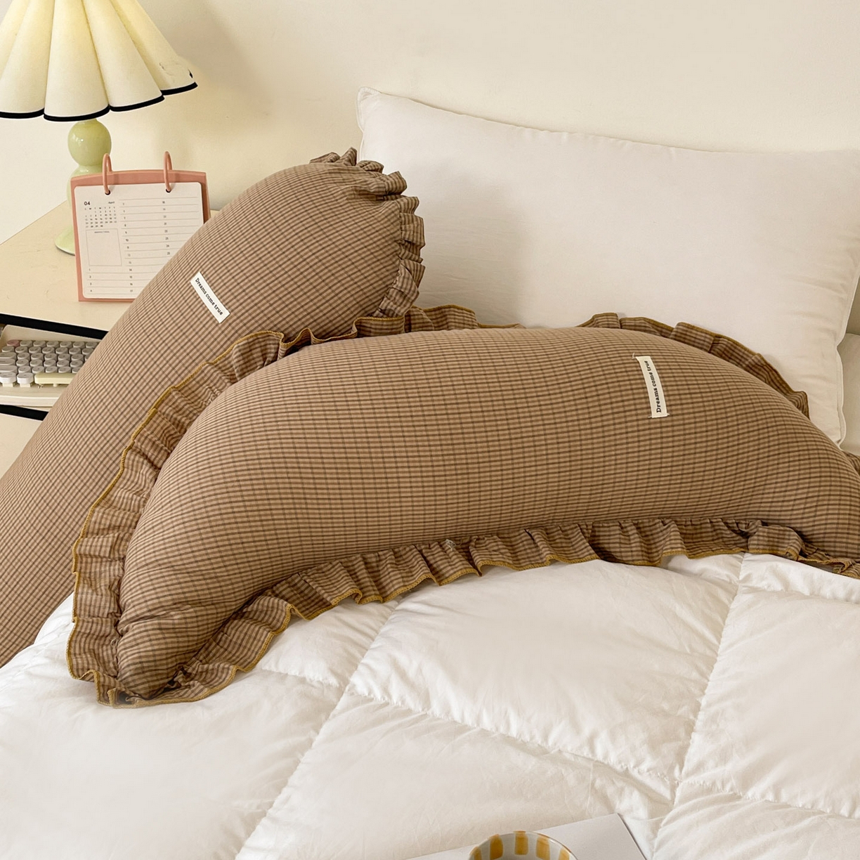 91家纺网 家纺一手货源 找家纺 亦帆枕芯 2025新款全棉纱布长条抱枕月亮抱枕枕芯加枕套可拆洗套装 栗色-月亮形