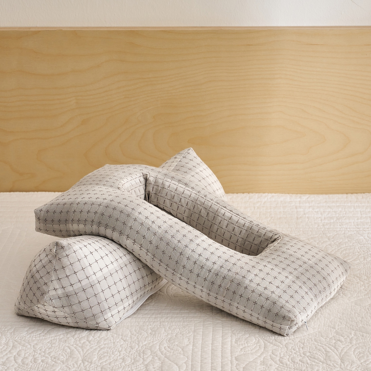 91家纺网 家纺一手货源 找家纺 （总）乐可 2025新款渐变方格护耳组合枕荞麦枕头枕芯