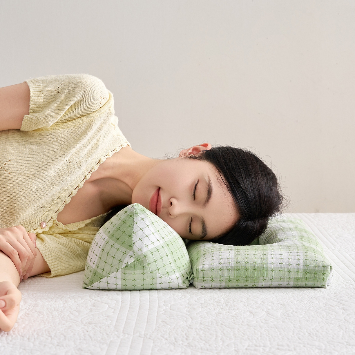 91家纺网 家纺一手货源 找家纺 乐可 2025新款渐变方格护耳组合枕荞麦枕头枕芯 渐变护耳组合枕-绿