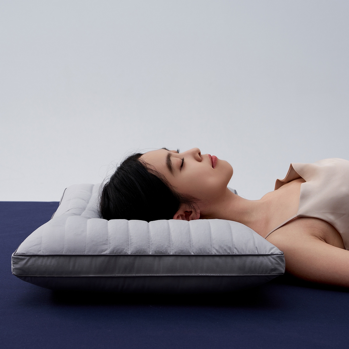 91家纺网 家纺一手货源 找家纺 乐可 2025新款全棉决明子酒店枕枕头枕芯 全棉决明子酒店枕-灰