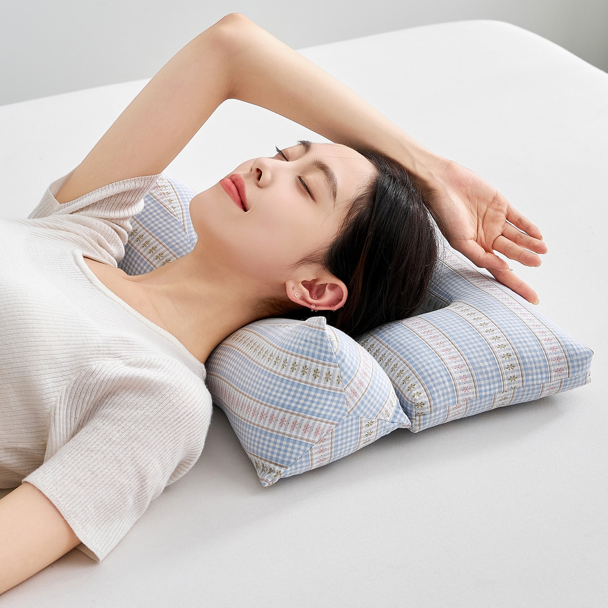 91家纺网 家纺一手货源 找家纺 乐可 2025新款水洗棉护耳组合枕荞麦枕头枕芯 水洗棉护耳组合枕-蓝条格