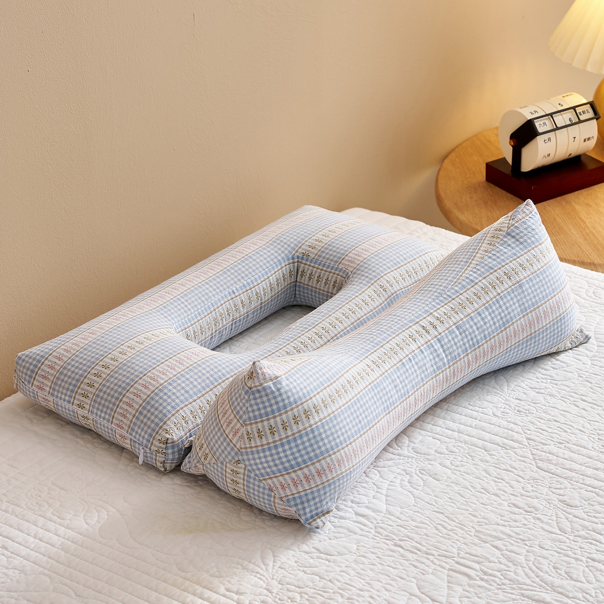 91家纺网 家纺一手货源 找家纺 乐可 2025新款水洗棉护耳组合枕荞麦枕头枕芯 水洗棉护耳组合枕-蓝条格