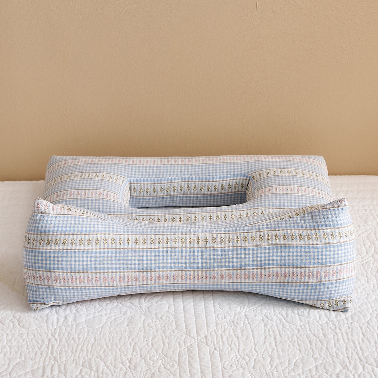 91家纺网 家纺一手货源 找家纺 乐可 2025新款水洗棉护耳组合枕荞麦枕头枕芯 水洗棉护耳组合枕-蓝条格