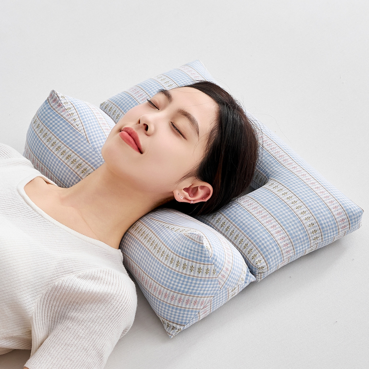 91家纺网 家纺一手货源 找家纺 乐可 2025新款水洗棉护耳组合枕荞麦枕头枕芯 水洗棉护耳组合枕-蓝条格