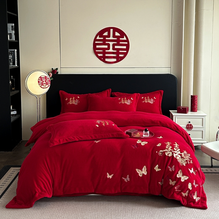 91家纺网 家纺一手货源 找家纺 （总）帝王家纺 2025新款加厚保暖牛奶绒婚庆刺绣四件套珊瑚绒红色结婚床品-蝶舞喜事