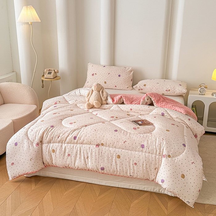 91家纺网 家纺一手货源 找家纺 丝芙妮家居（原乐视家纺） 2025新款云感棉豆豆被春秋被冬被被子被芯 草莓微甜