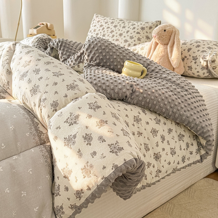 91家纺网 家纺一手货源 找家纺 丝芙妮家居（原乐视家纺） 2025新款云感棉豆豆被春秋被冬被被子被芯 墨色花园