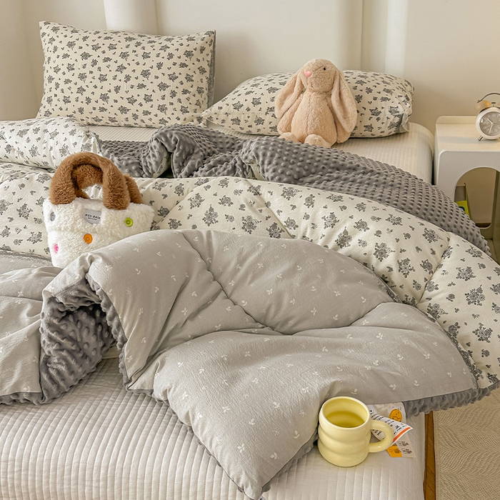 91家纺网 家纺一手货源 找家纺 丝芙妮家居（原乐视家纺） 2025新款云感棉豆豆被春秋被冬被被子被芯 墨色花园