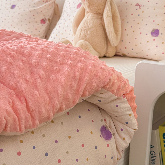 91家纺网 家纺一手货源 找家纺 丝芙妮家居（原乐视家纺） 2025新款云感棉豆豆被春秋被冬被被子被芯 草莓微甜