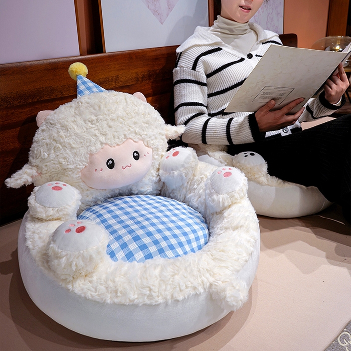 91家纺网 家纺一手货源 找家纺 仟亿莱 2025新款小羊翻肚皮蒲团坐垫 小白羊