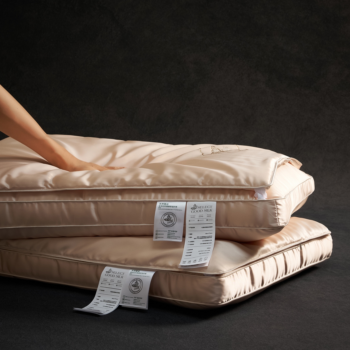 91家纺网 家纺一手货源 找家纺 乐可 2025新款七星丝润蚕丝双层枕枕头枕芯 七星蚕丝双层枕-香槟