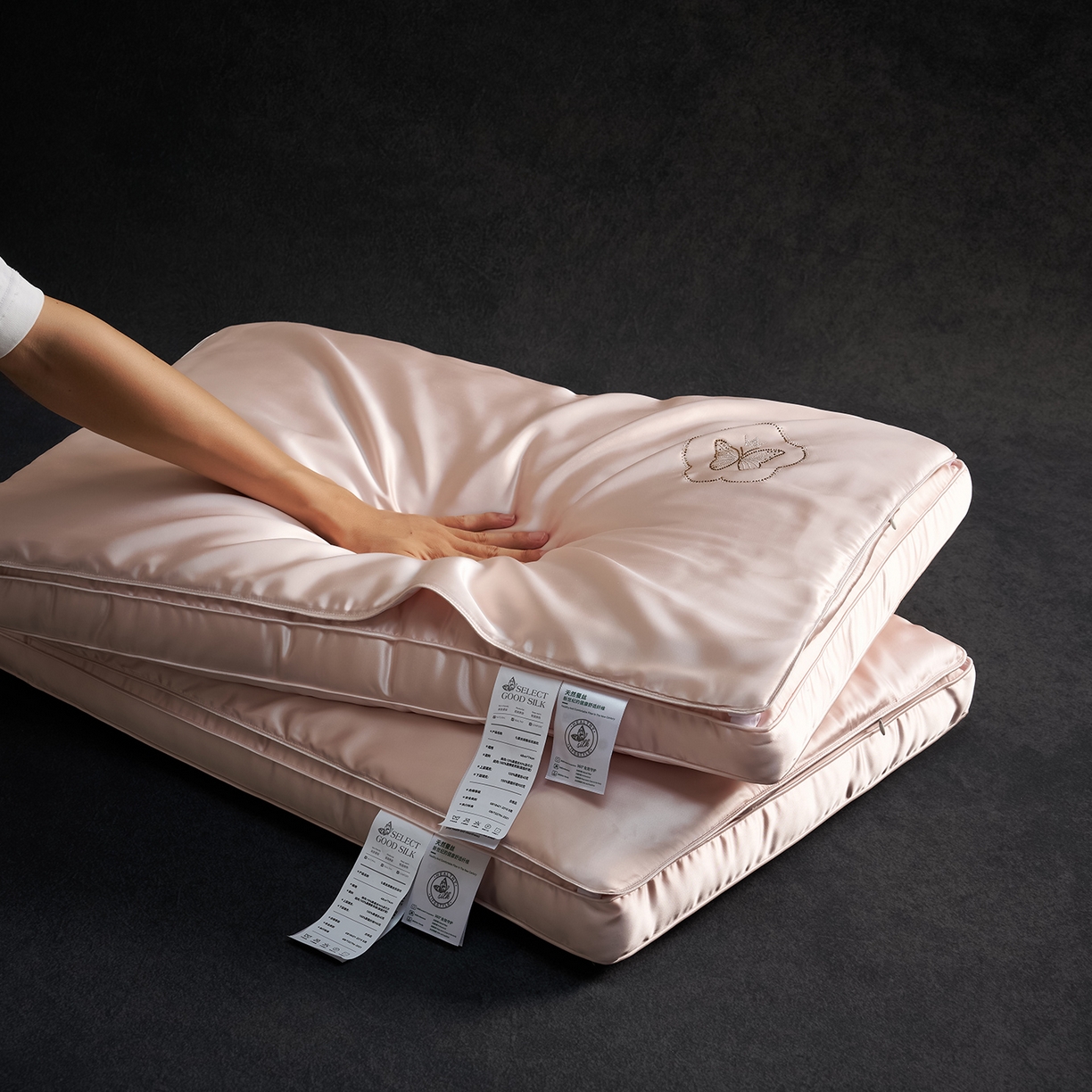 91家纺网 家纺一手货源 找家纺 乐可 2025新款七星丝润蚕丝双层枕枕头枕芯 七星蚕丝双层枕-粉