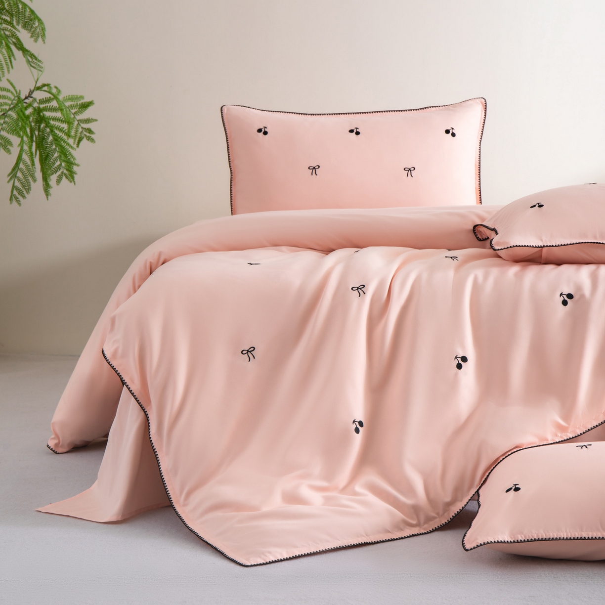 91家纺网 家纺一手货源 找家纺 花愿（原花纪） 2025新款水洗棉刺绣三角针四件套系列-芭提雅 芭提雅-樱花粉