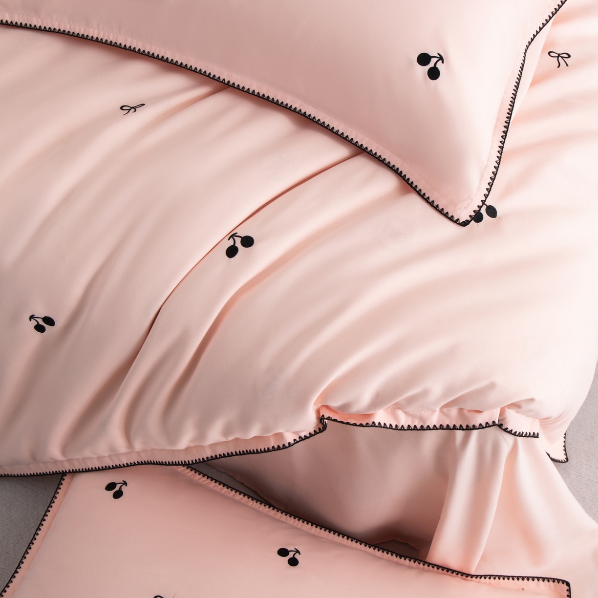 91家纺网 家纺一手货源 找家纺 花愿（原花纪） 2025新款水洗棉刺绣三角针四件套系列-芭提雅 芭提雅-樱花粉