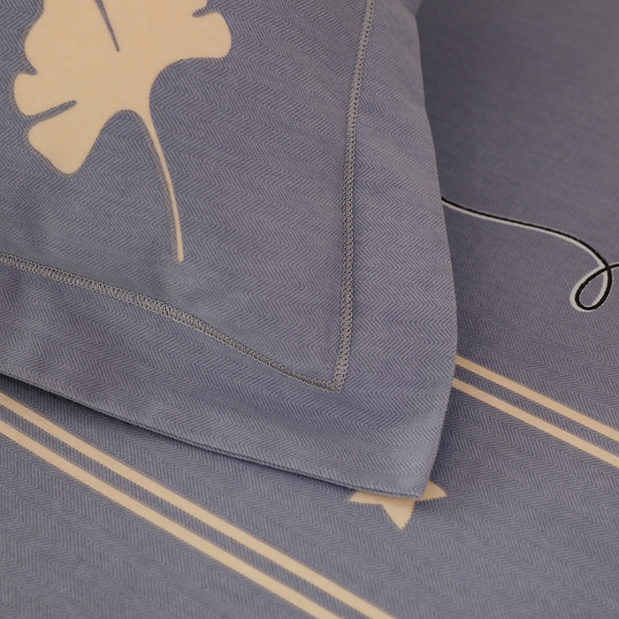 91家纺网 家纺一手货源 找家纺 幸嘉轩 2025新款全棉喷气加厚磨毛印花小清新四件套 风中倩影灰