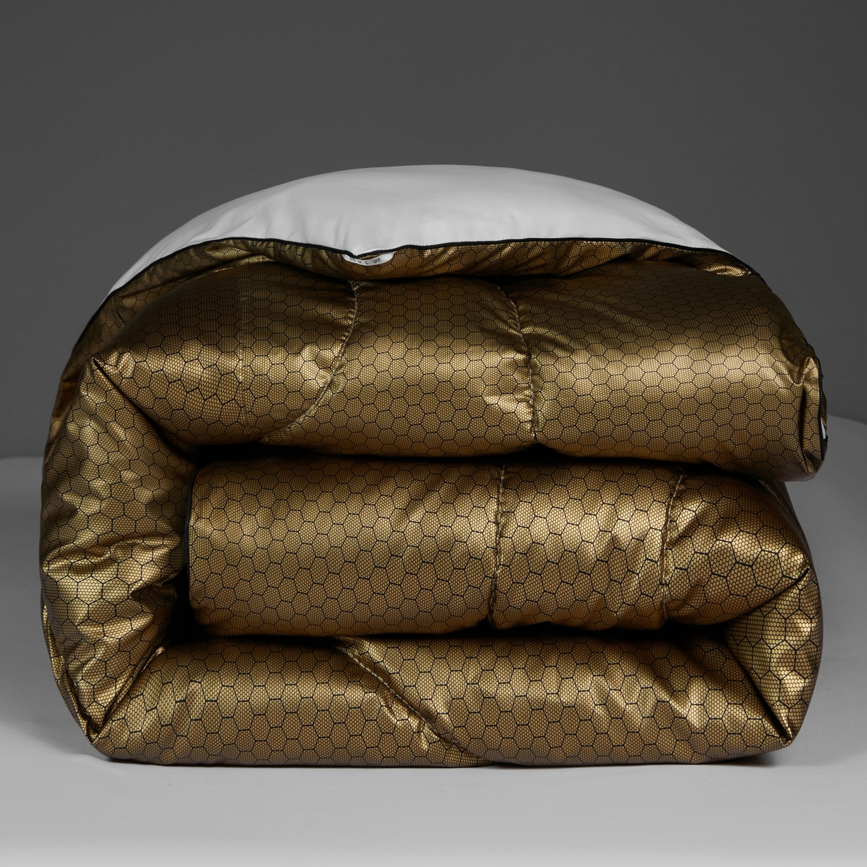 91家纺网 家纺一手货源 找家纺 （总）船王家纺 2025新款石墨烯黑金蓄热被加厚功能被恒温被子保暖冬被礼品被芯太空被批发