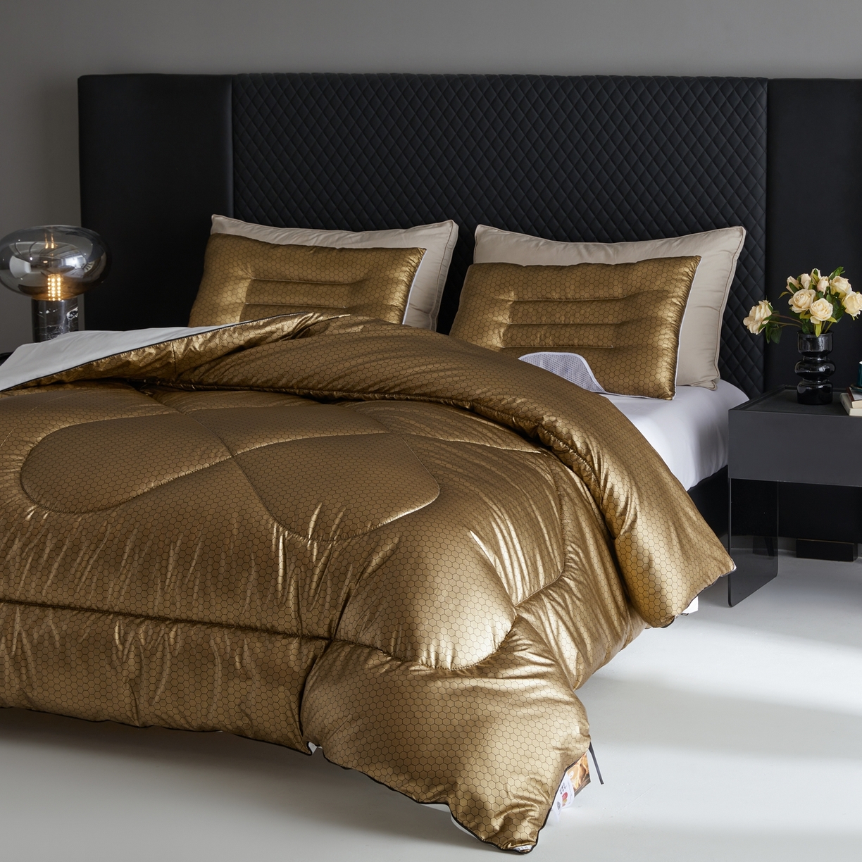 91家纺网 家纺一手货源 找家纺 （总）船王家纺 2025新款石墨烯黑金蓄热被加厚功能被恒温被子保暖冬被礼品被芯太空被批发