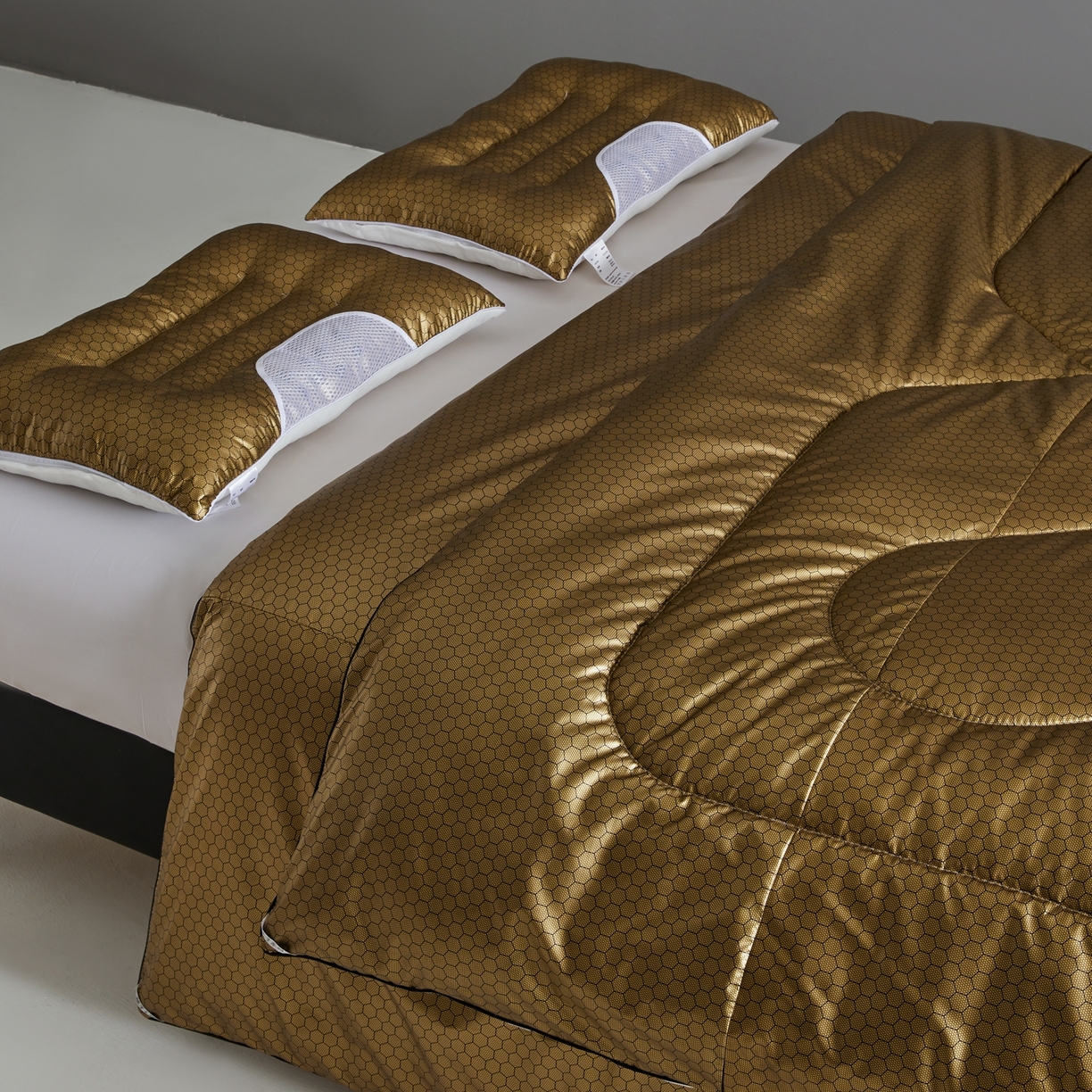 91家纺网 家纺一手货源 找家纺 （总）船王家纺 2025新款石墨烯黑金蓄热被加厚功能被恒温被子保暖冬被礼品被芯太空被批发