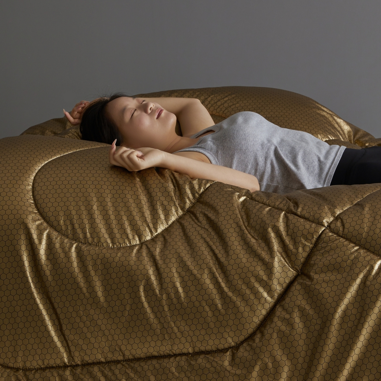 91家纺网 家纺一手货源 找家纺 （总）船王家纺 2025新款石墨烯黑金蓄热被加厚功能被恒温被子保暖冬被礼品被芯太空被批发